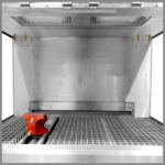 CleanLine 1500 | working area with vice + runner and grating CleanLine 1500 | working area with vice + runner and grating