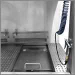 CleanLine 1800 | right-hand working area with compressed air pistol and drying basin CleanLine 1800 | right-hand working area with compressed air pistol and drying basin