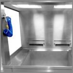 CleanLine 2600 | working area with compressed air pistol and basin CleanLine 2600 | working area with compressed air pistol and basin