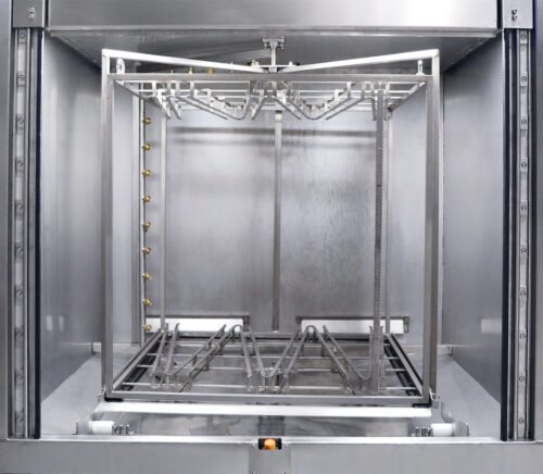 Vollautomatisierte Reinigungsanlagen RK 2900 Innenkabine mit Sprühsystem